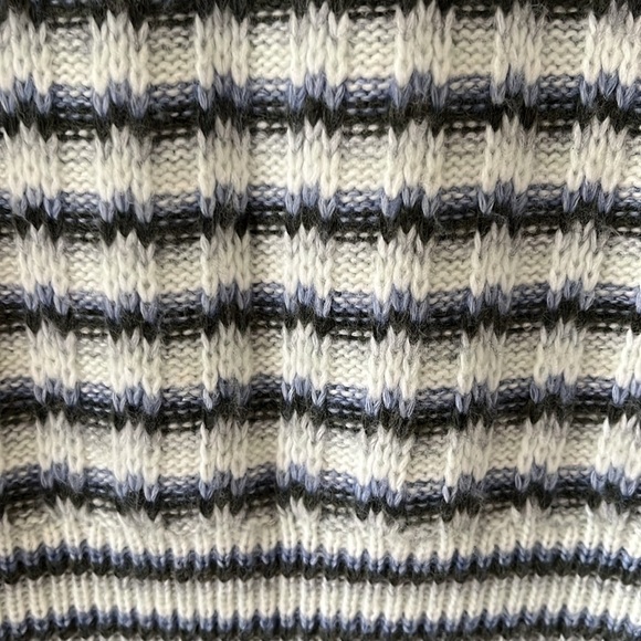 Nine West knit sweater in white, forest green and blue pattern. Size XS. - Picture 7 of 8